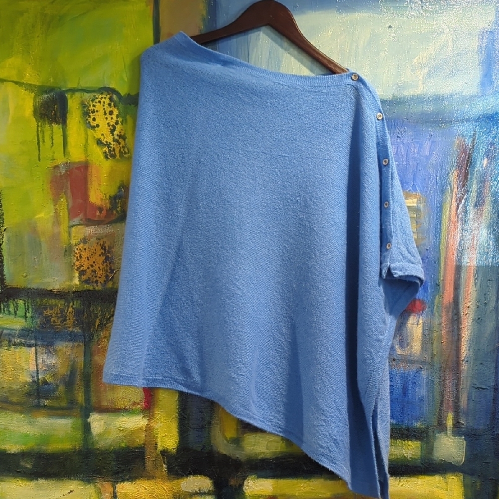 Lilly Pulitzer HARP CASHMERE WRAP in Bird Egg Blue with Button-Detail shoulder